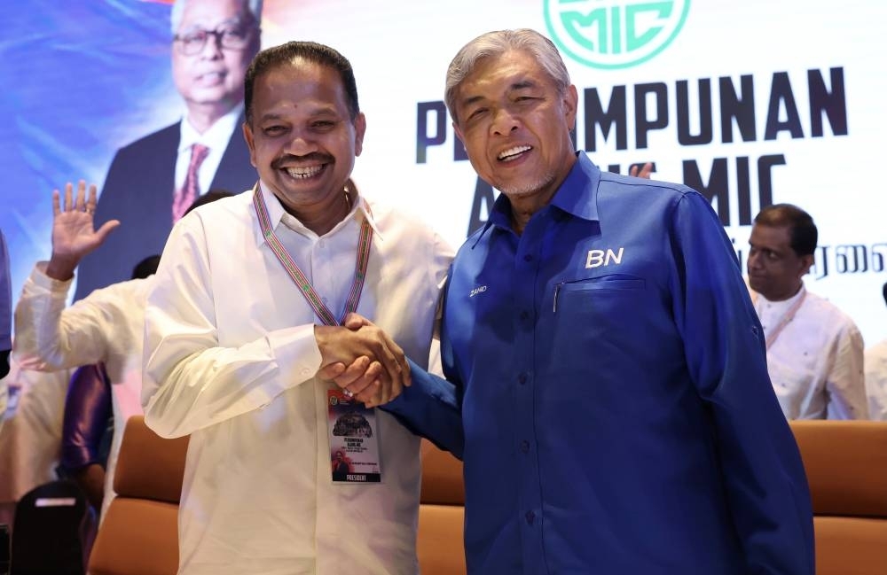 'Asalkan jangan menyesal di kemudian hari' - Zahid Hamidi tak halang MIC untuk kekal atau keluar BN