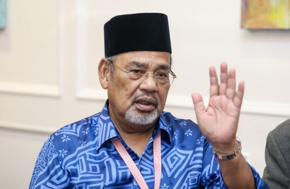 MIC dijangka keluar BN November depan – Tajuddin